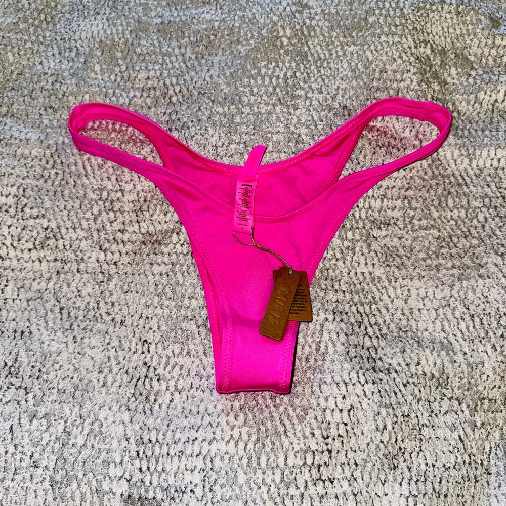 NWT Skims hot pink tanga bikini bottom size medium - Picture 2 of 6